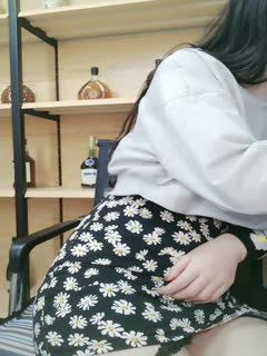 独占我的英雄老婆主动给腹肌小哥口交